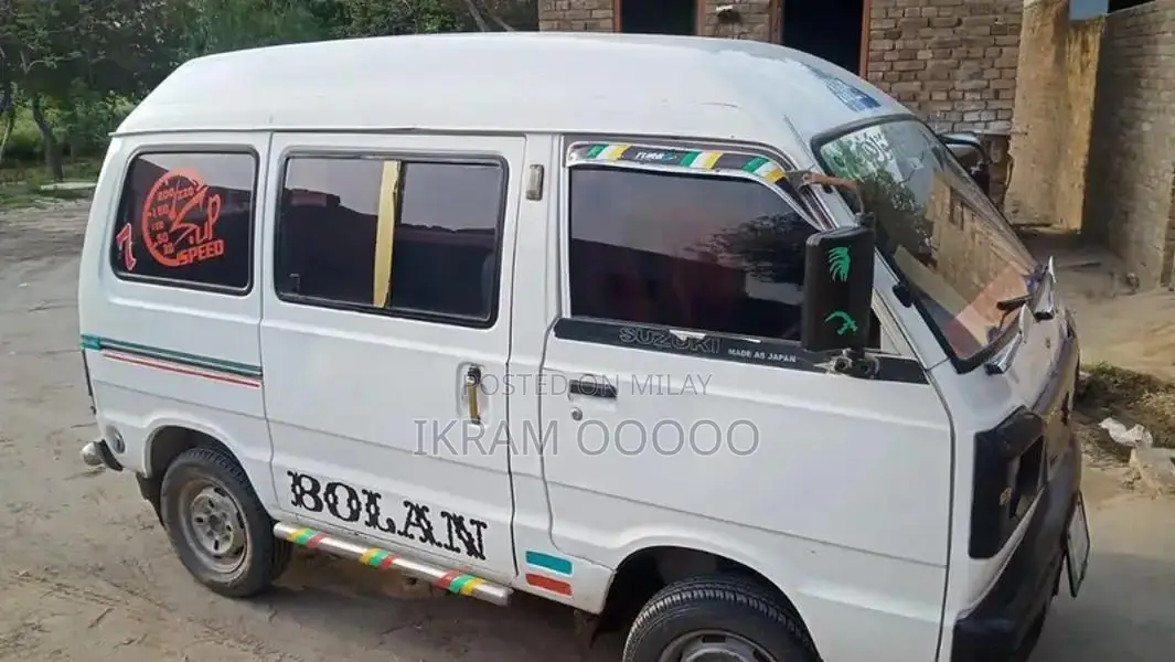 Carry Bolan 2015 White Cargo Van - Excellent Condition