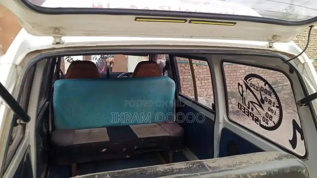 Carry Bolan 2015 White Cargo Van - Excellent Condition