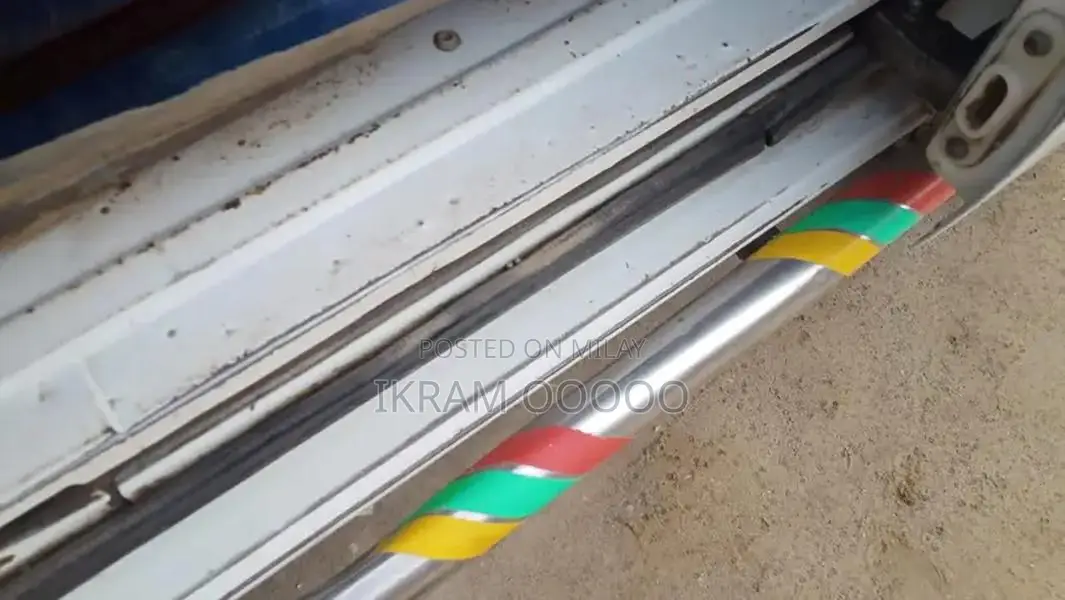 Carry Bolan 2015 White Cargo Van - Excellent Condition