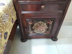 Photo - Classic 6-Piece Wooden Bedroom Furniture Set