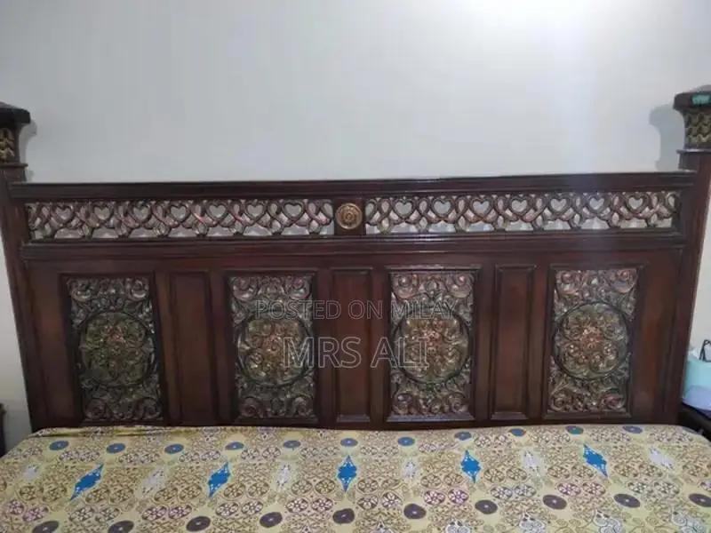 Classic 6-Piece Wooden Bedroom Furniture Set