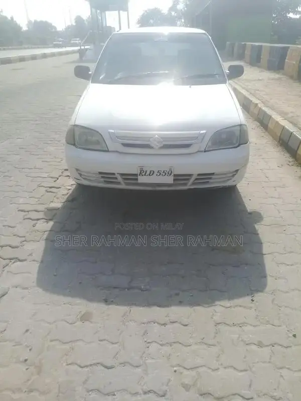 Suzuki Cultus Compact Sedan - Reliable Urban Vehicle