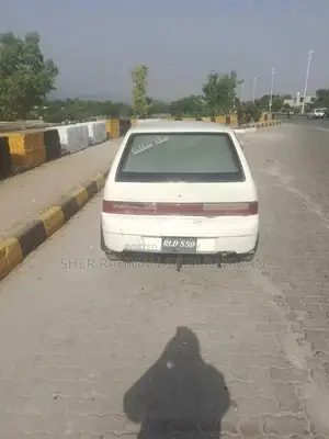 Suzuki Cultus Compact Sedan - Reliable Urban Vehicle