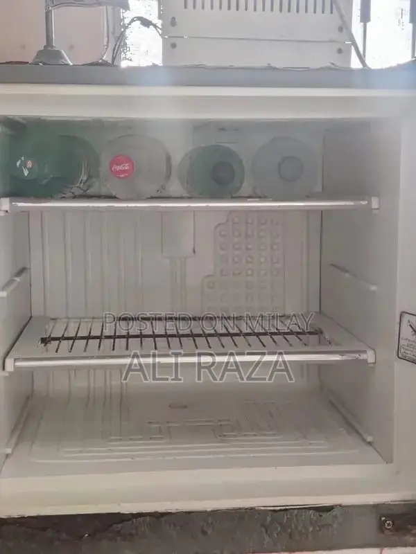 Dawlance Full Size Refrigerator - Energy Efficient Cooling Solution