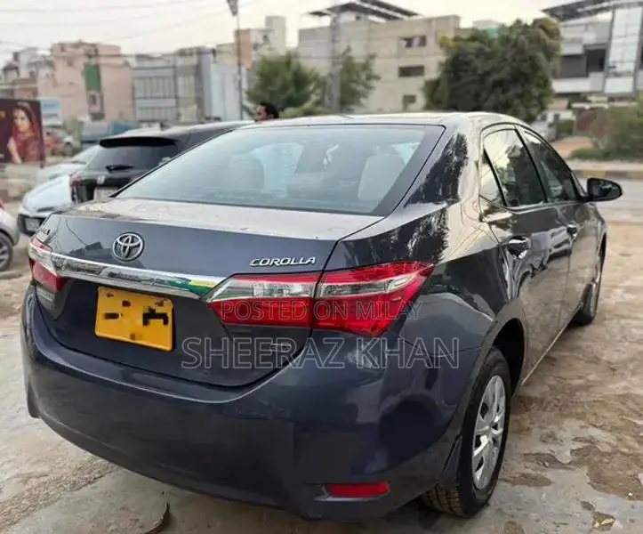 Toyota Corolla GLI 1.3 Automatic Sedan - Well Maintained