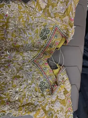 Erum Khan Mehndi Dress - 4-Piece Traditional Lehnga Set