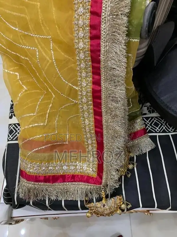 Erum Khan Mehndi Dress - 4-Piece Traditional Lehnga Set