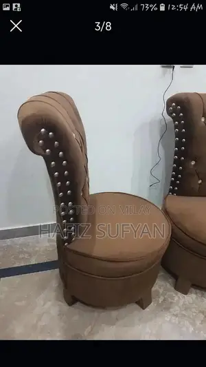 Comfortable Bedroom Accent Chair - Stylish Home Furniture