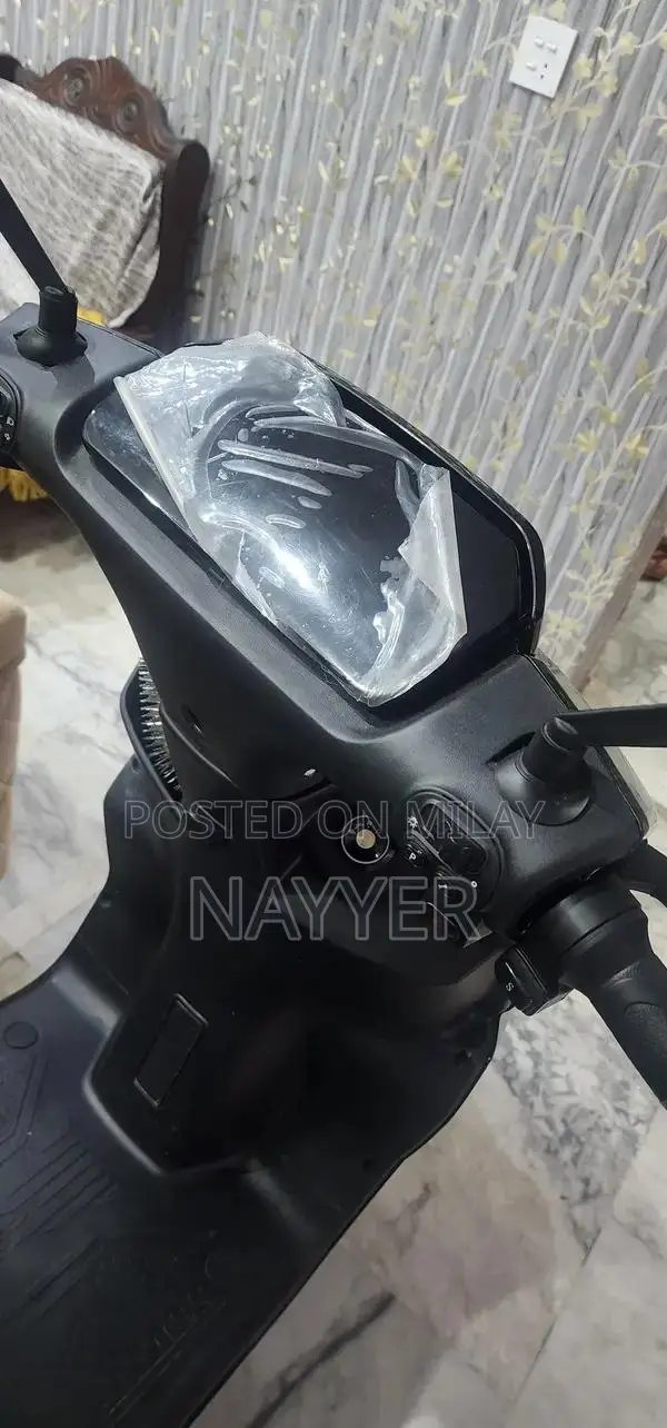 Evee Gen Z Electric Vehicle - Nearly New Condition