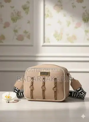 Elegant Women's Fashion Handbag - Stylish Accessory for Daily Use