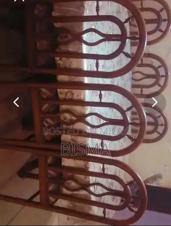 Wooden 6-Seater Oval Dining Table with Removable Seats and Top