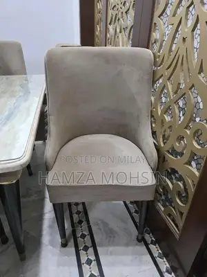 Dining Table Set with 6 Chairs - Excellent Condition