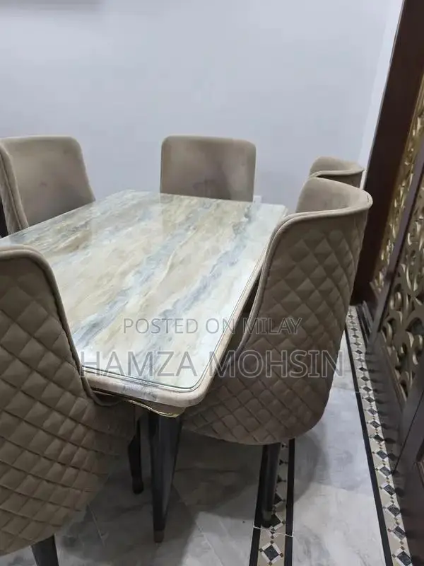 Dining Table Set with 6 Chairs - Excellent Condition