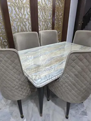 Dining Table Set with 6 Chairs - Excellent Condition