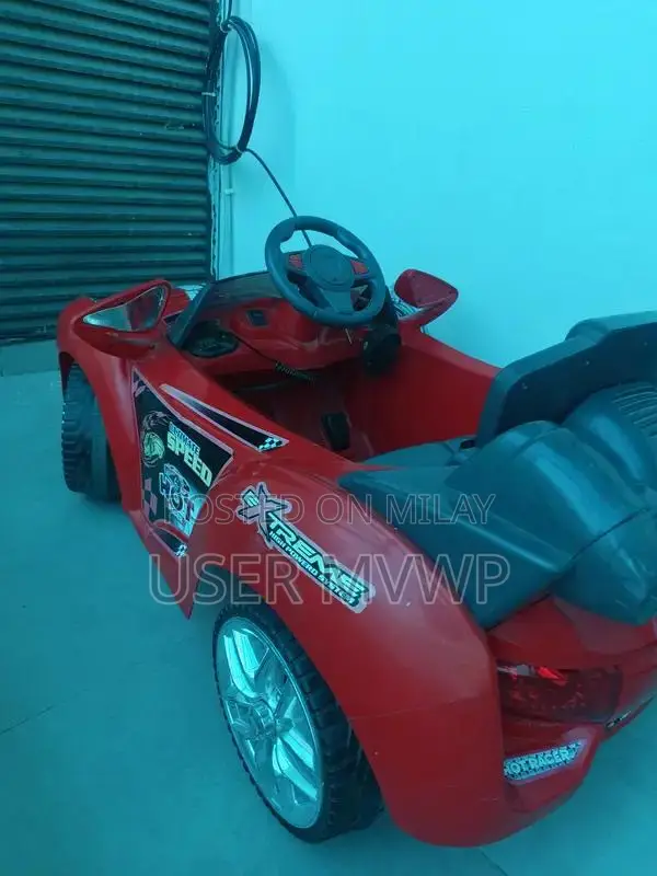 Kids Electric Ride-On Car with Good Battery Performance