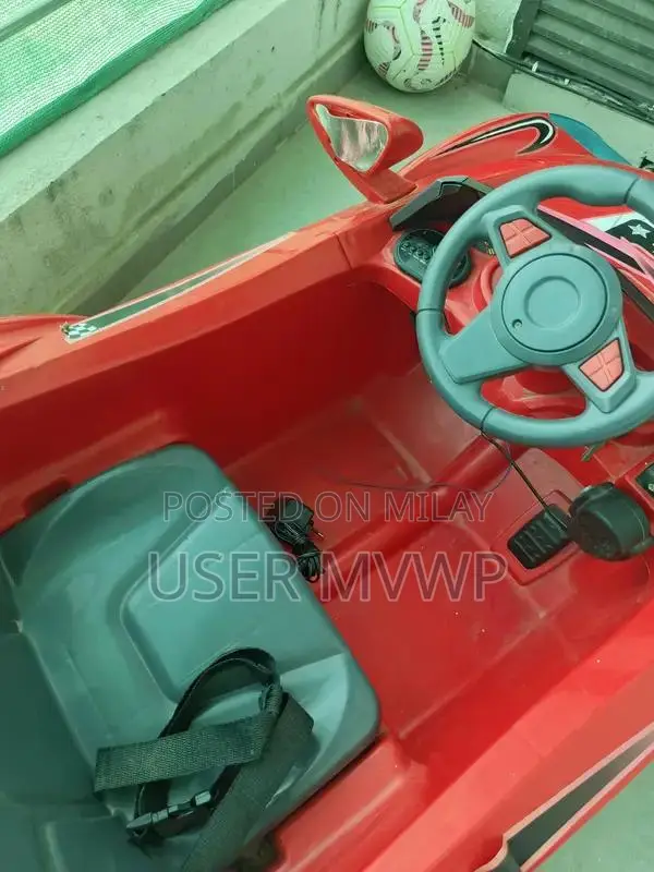Kids Electric Ride-On Car with Good Battery Performance