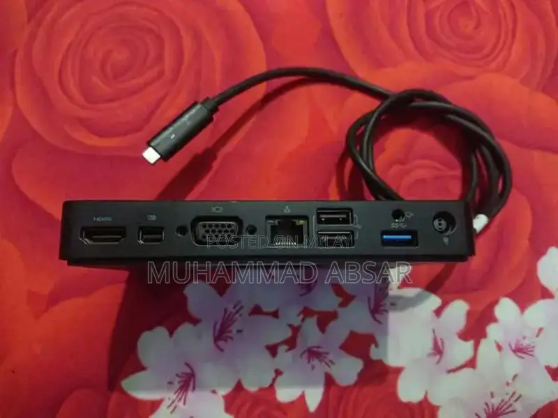 Dell WD15 USB-C Docking Station Multi-Monitor Adapter