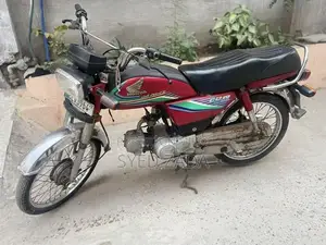 Photo - CD 70 Motorcycle 2017 Model Standard Edition