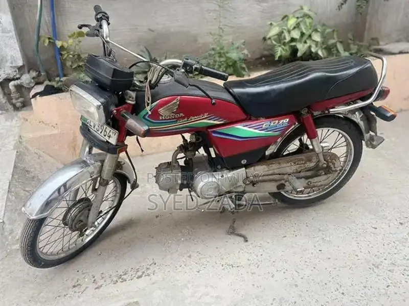 CD 70 Motorcycle 2017 Model Standard Edition