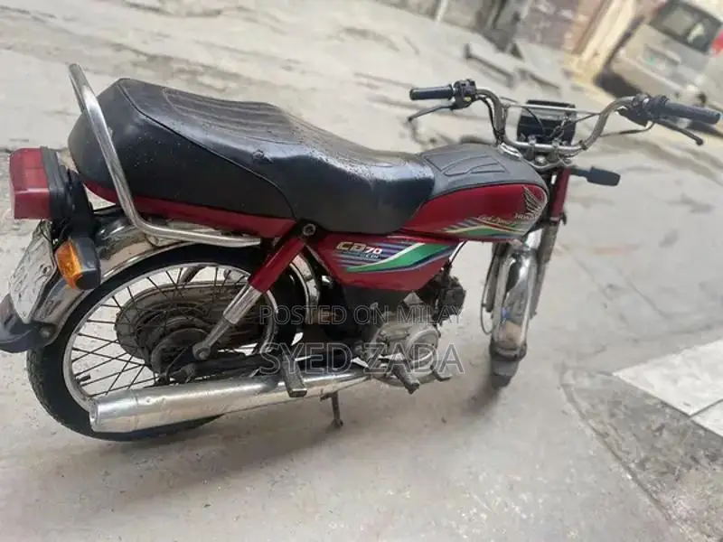CD 70 Motorcycle 2017 Model Standard Edition