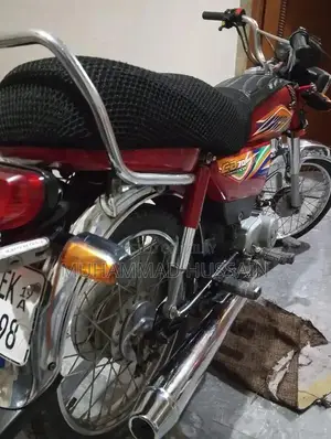 Honda CD 70 Motorcycle - Reliable Single Cylinder Commuter Bike