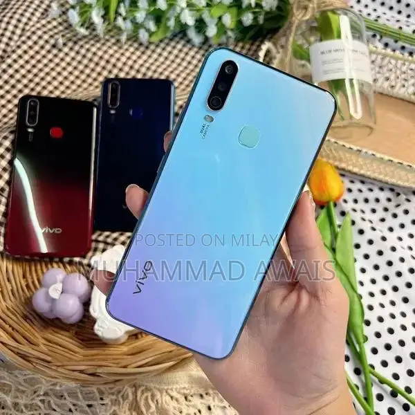 Vivo Y17 Smartphone with Large Storage and Vibrant Display