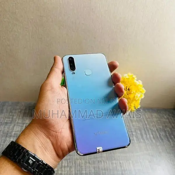 Vivo Y17 Smartphone with Large Storage and Vibrant Display