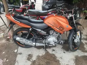 Photo - 2024 YBR125G Motorcycle - Orange Matte Finish