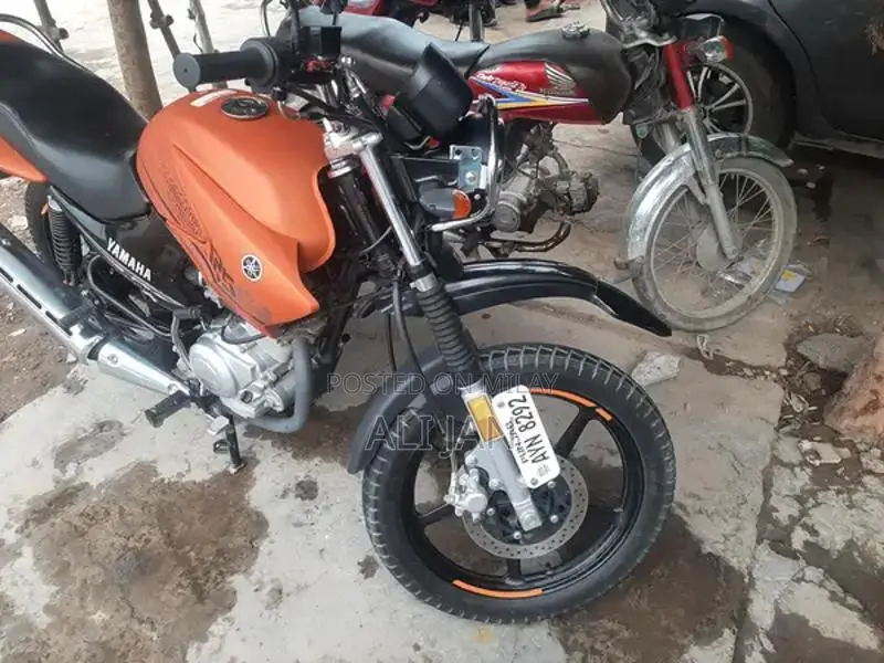 2024 YBR125G Motorcycle - Orange Matte Finish