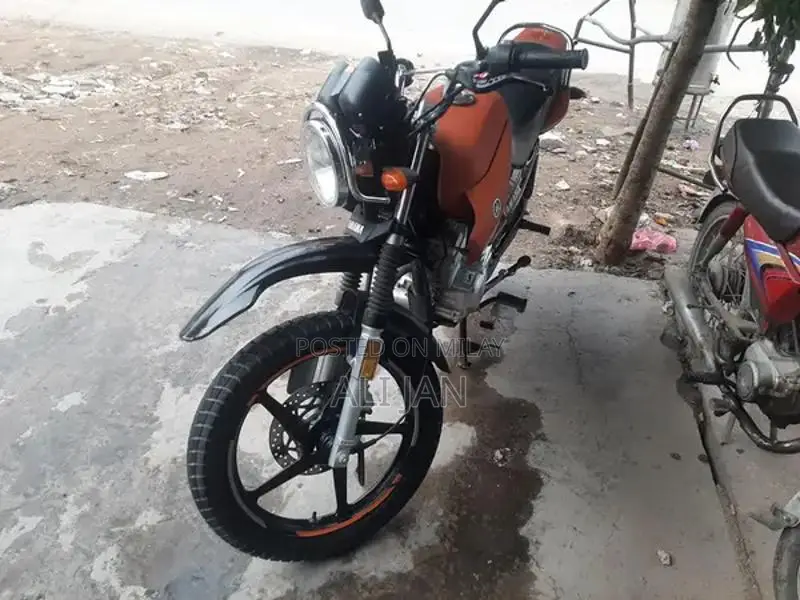 2024 YBR125G Motorcycle - Orange Matte Finish