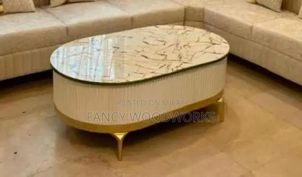 4/4 Feet Centre Table - Classic Living Room Furniture