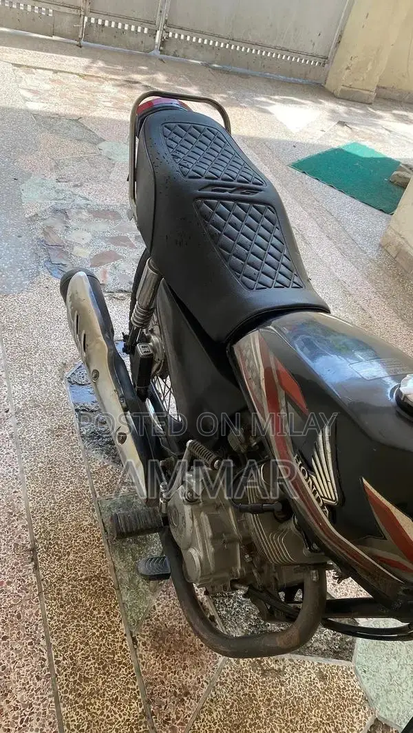 Honda 125cc Motorcycle - Reliable City Bike in Good Condition