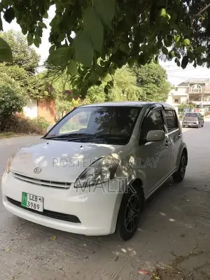 Photo - Daihatsu Boom Compact Sedan 2006 Model