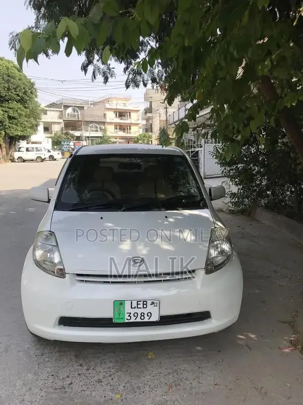 Daihatsu Boom Compact Sedan 2006 Model