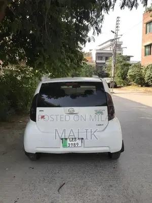 Daihatsu Boom Compact Sedan 2006 Model