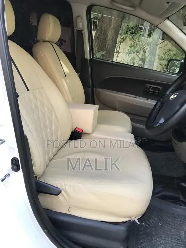 Daihatsu Boom Compact Sedan 2006 Model