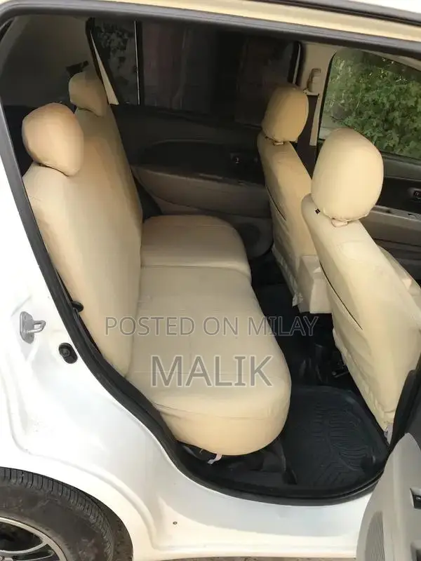 Daihatsu Boom Compact Sedan 2006 Model