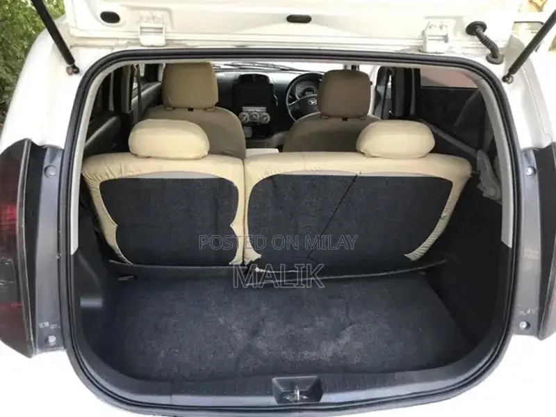 Daihatsu Boom Compact Sedan 2006 Model