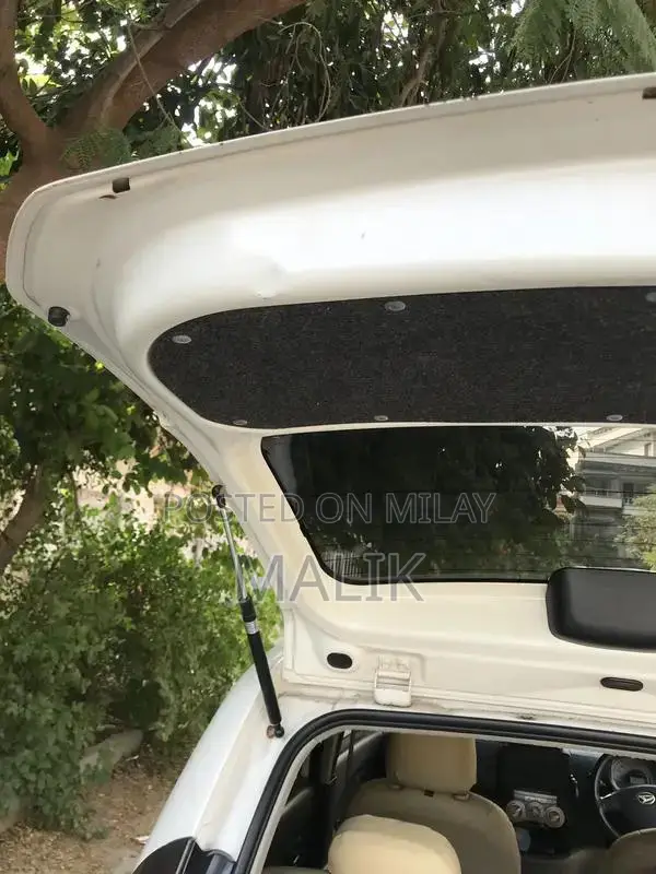 Daihatsu Boom Compact Sedan 2006 Model