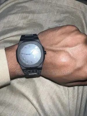 Stylish Men's Aura Analog Wristwatch - Classic Fashion Accessory