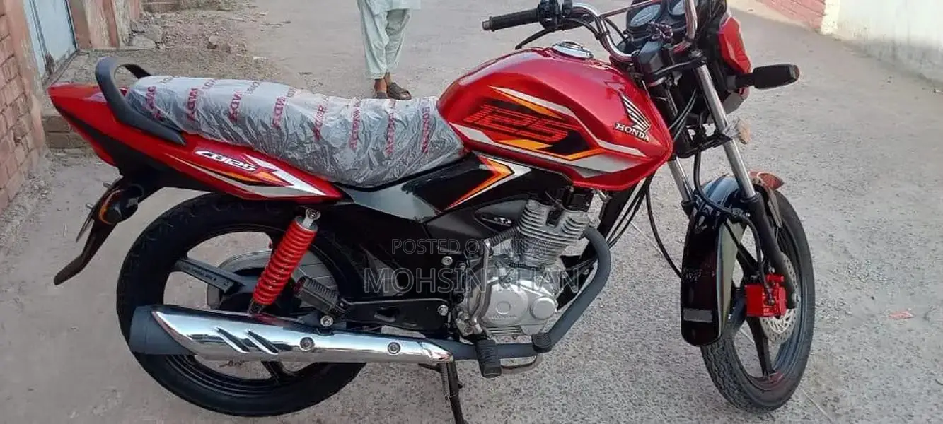 Honda CB 125F Motorcycle - Excellent Condition Single Cylinder Bike