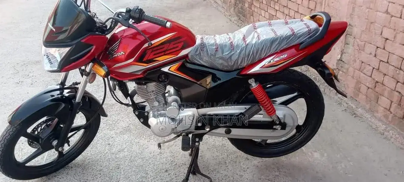 Honda CB 125F Motorcycle - Excellent Condition Single Cylinder Bike