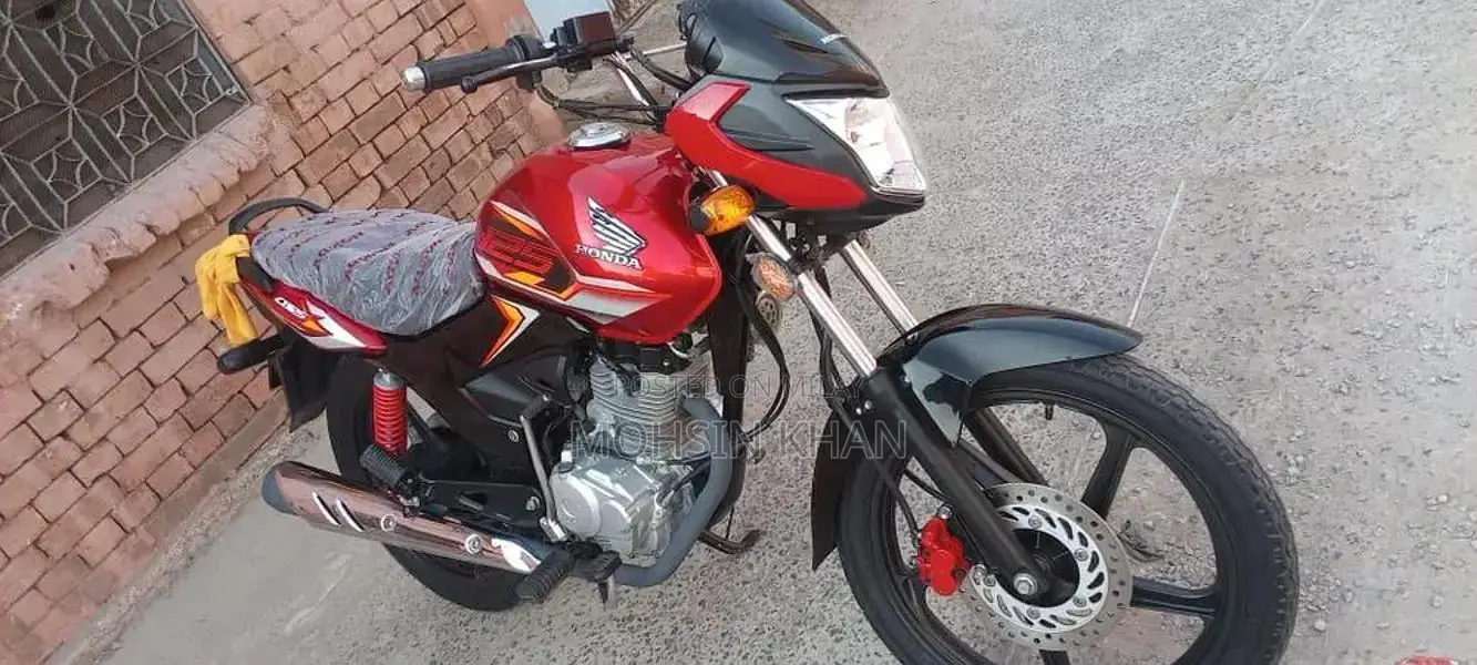 Honda CB 125F Motorcycle - Excellent Condition Single Cylinder Bike