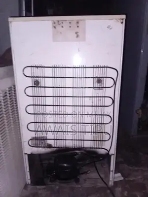 Samsung Refrigerator - Premium Condition Home Appliance