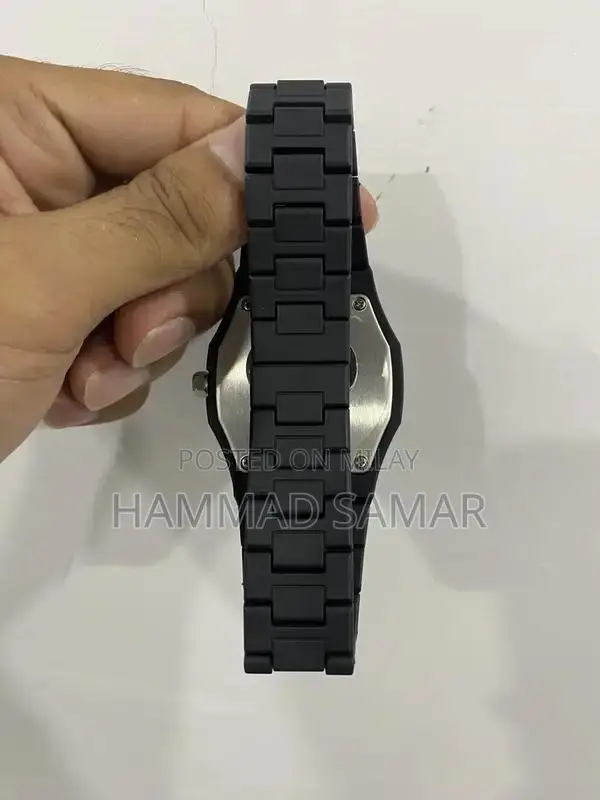 Elegant Arabic Aura Analog Watch - Stylish Timepiece with Original Pac