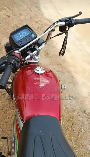 Photo - 2024 Unique 70cc Motorcycle - Low Mileage First Owner Bike