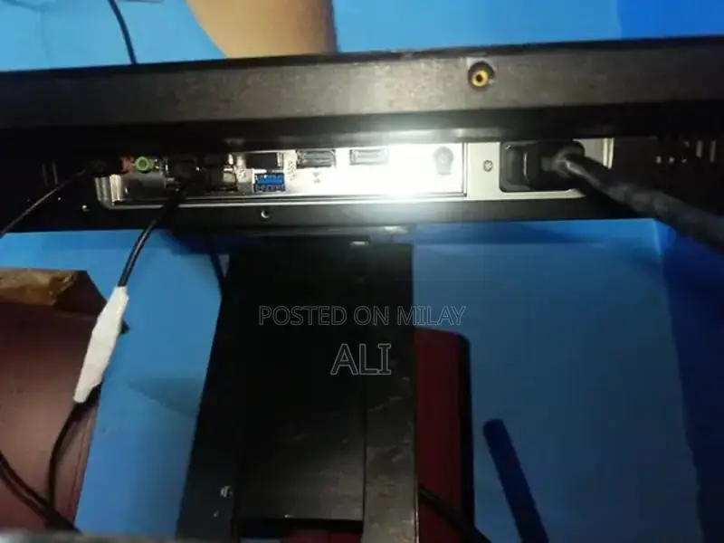 Intel Core i5-8400 Desktop PC with 32GB RAM and SSD