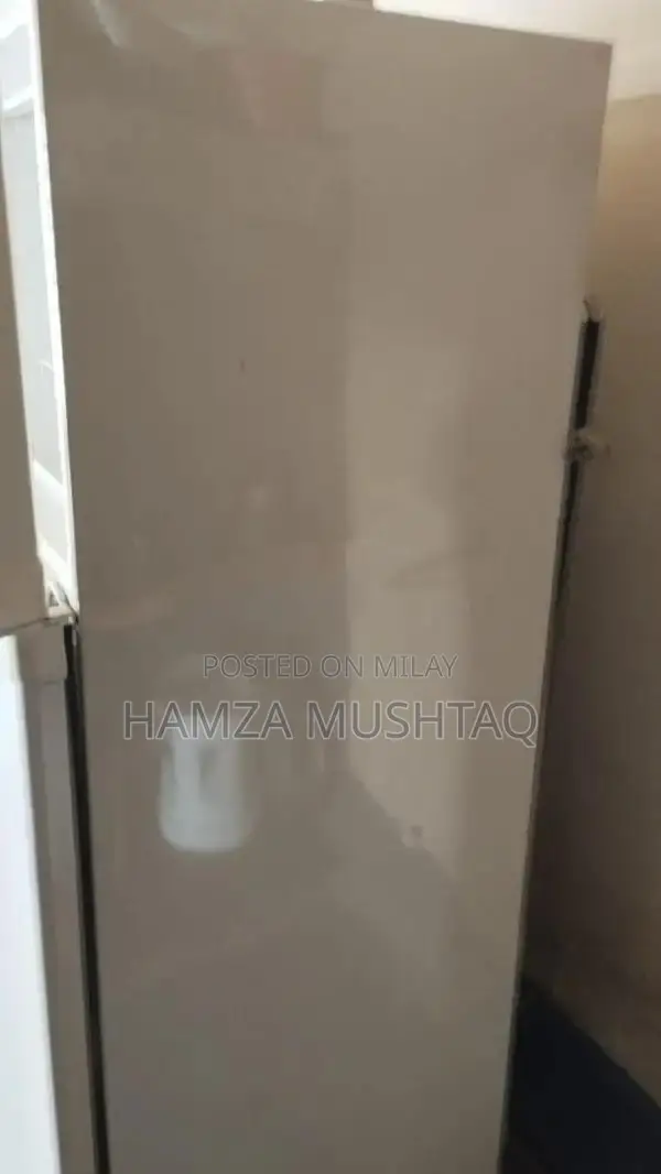 Dawlance Refrigerator - Clean and Well-Maintained Cooling Solution