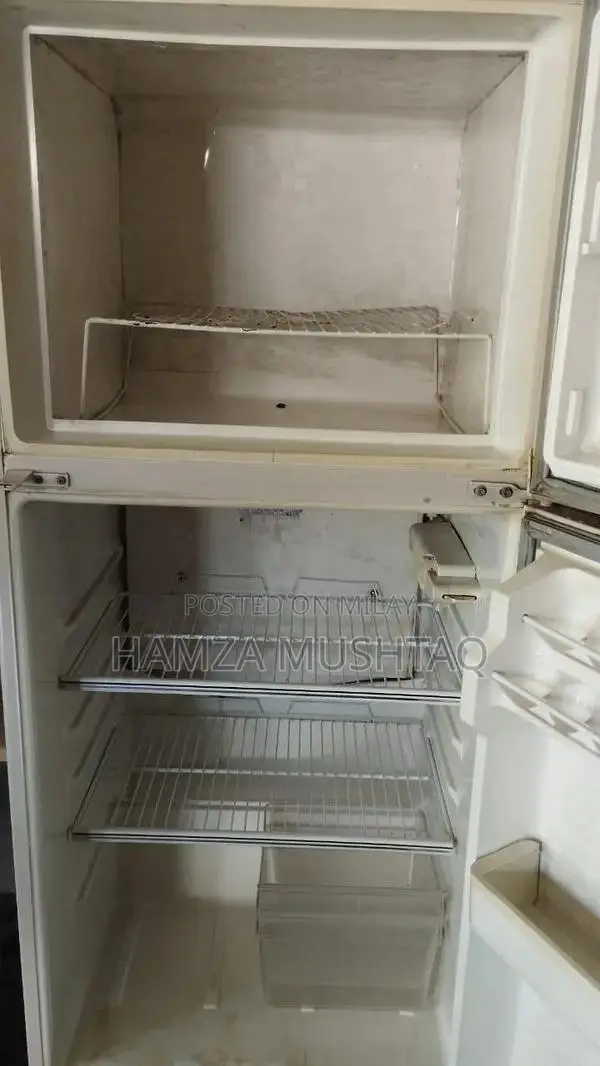 Dawlance Refrigerator - Clean and Well-Maintained Cooling Solution