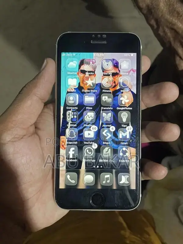 Apple iPhone SE 2020 128GB Smartphone